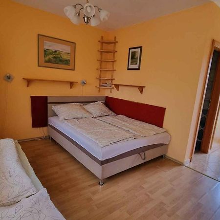 Studio In Balatonlelle 33519 外观 照片