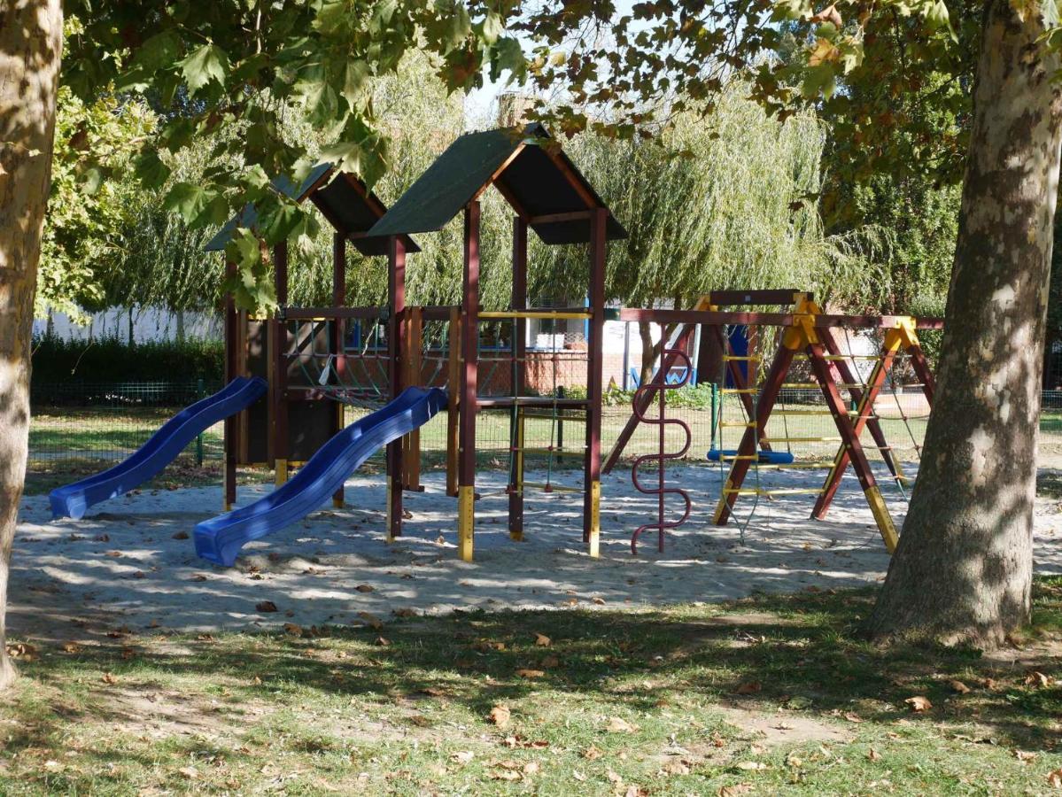 Studio In Balatonlelle 33519 外观 照片