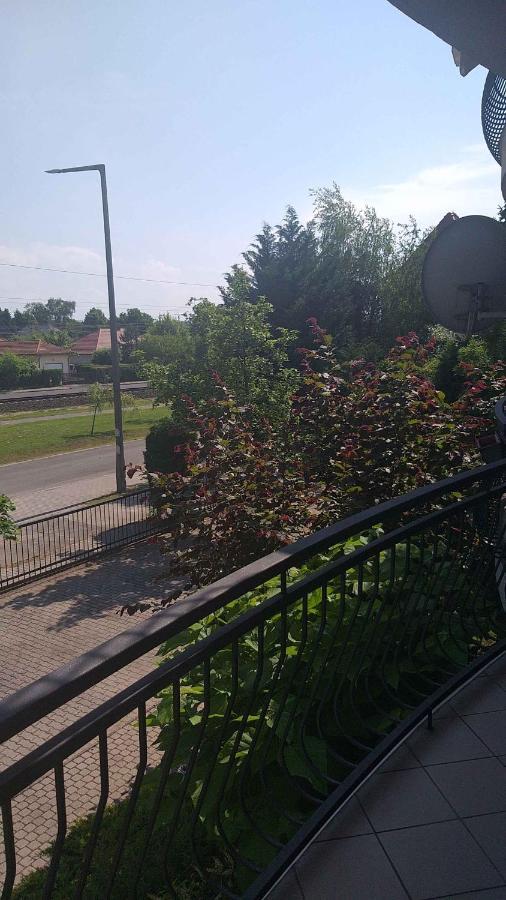 Studio In Balatonlelle 33519 外观 照片